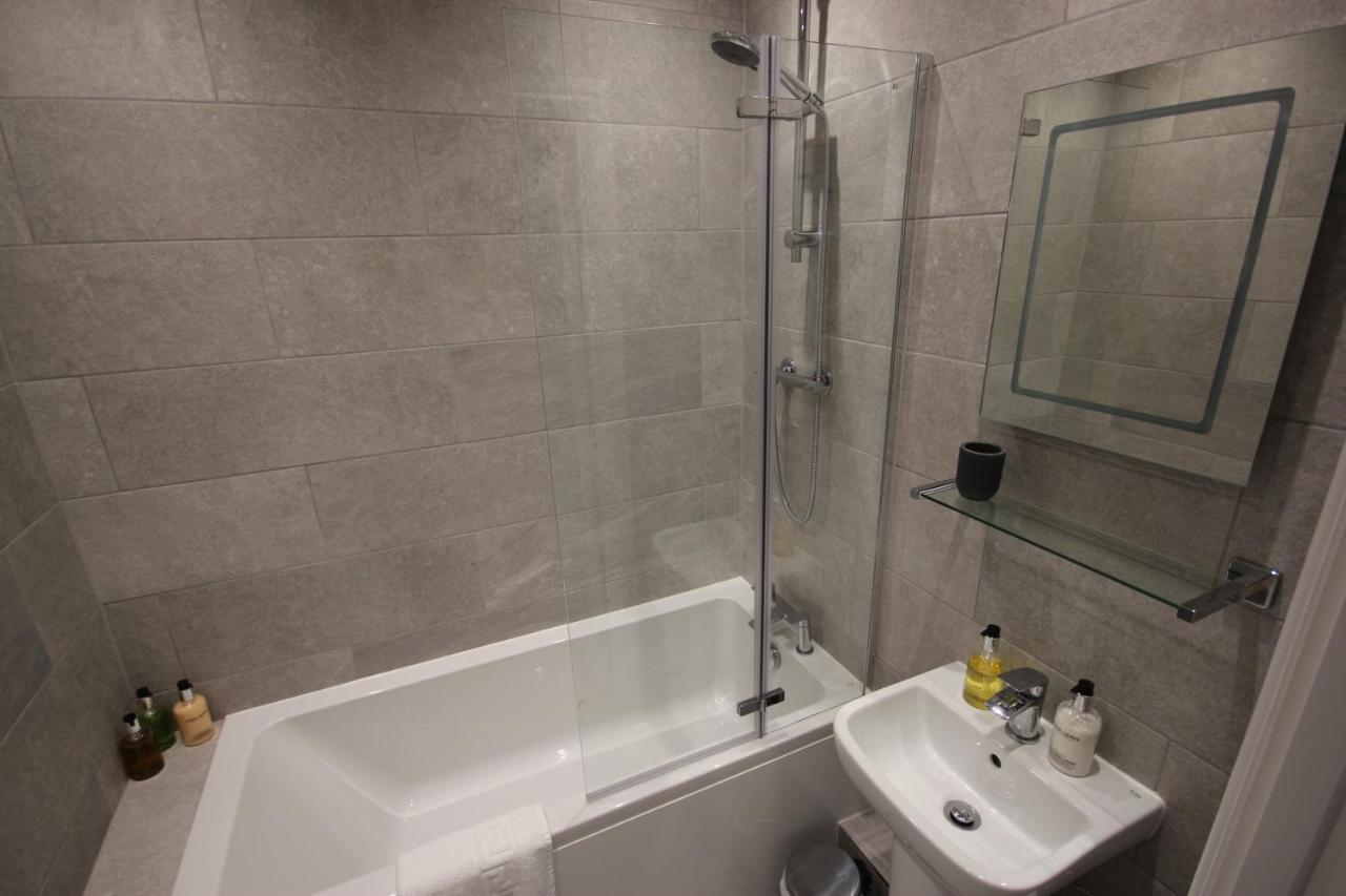 Park View Two-Bedroom Apartment Bath Dış mekan fotoğraf