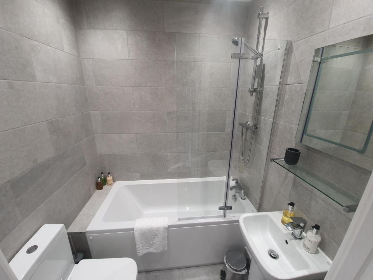 Park View Two-Bedroom Apartment Bath Dış mekan fotoğraf