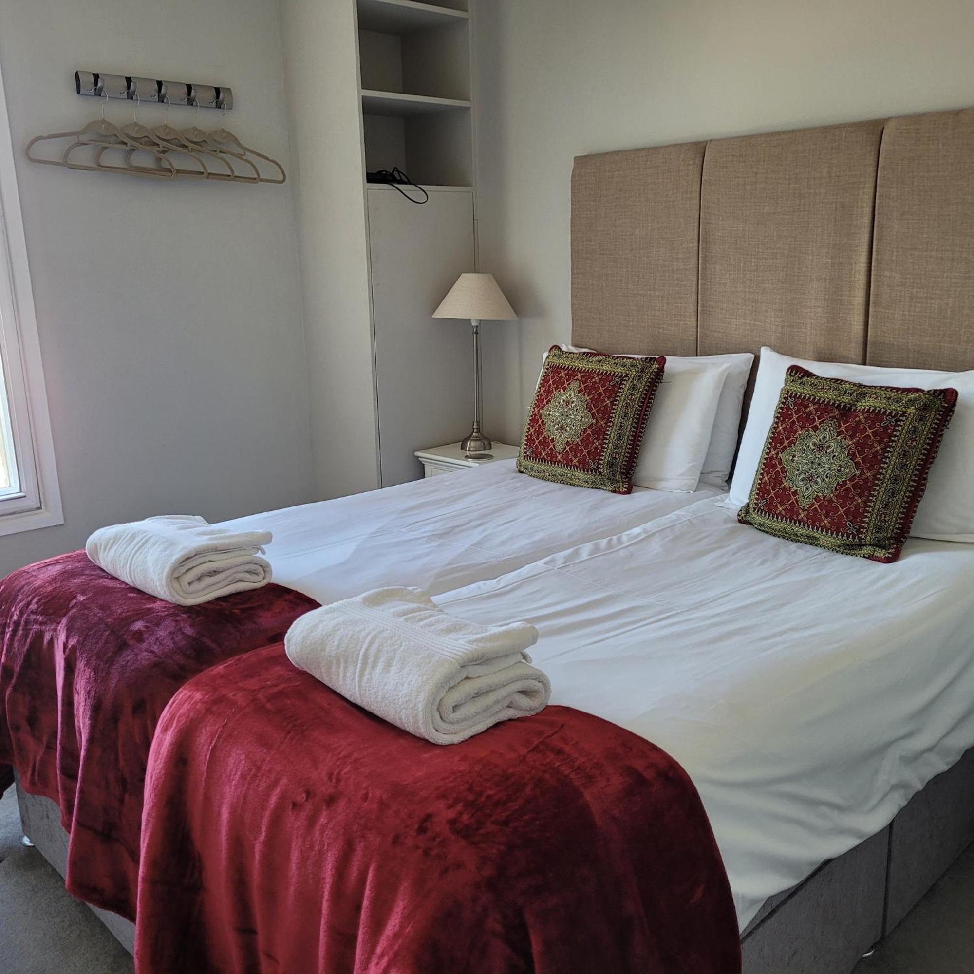 Park View Two-Bedroom Apartment Bath Dış mekan fotoğraf