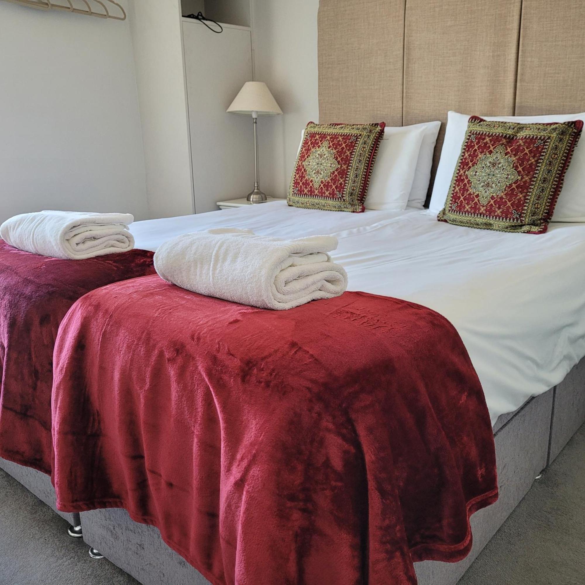 Park View Two-Bedroom Apartment Bath Dış mekan fotoğraf